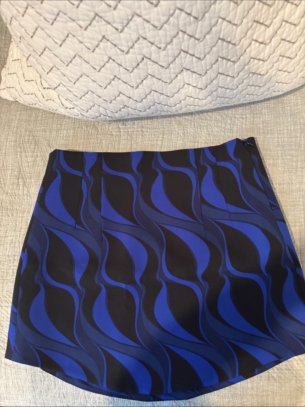 Zara Black and Royal Blue Wave-Pattern Mini Skirt